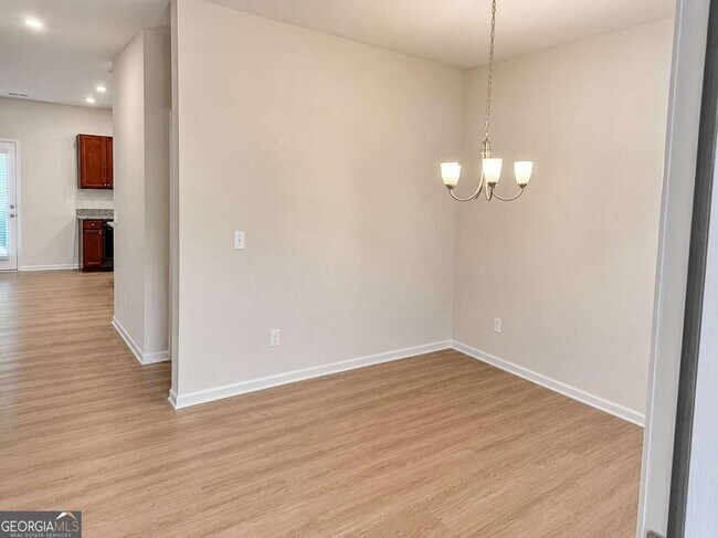 Photo - 3 Longbrooke Dr SE