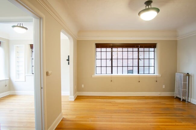 Photo - Charming 3rd Floor 1Bdr in Heart of NW! Unidad 305