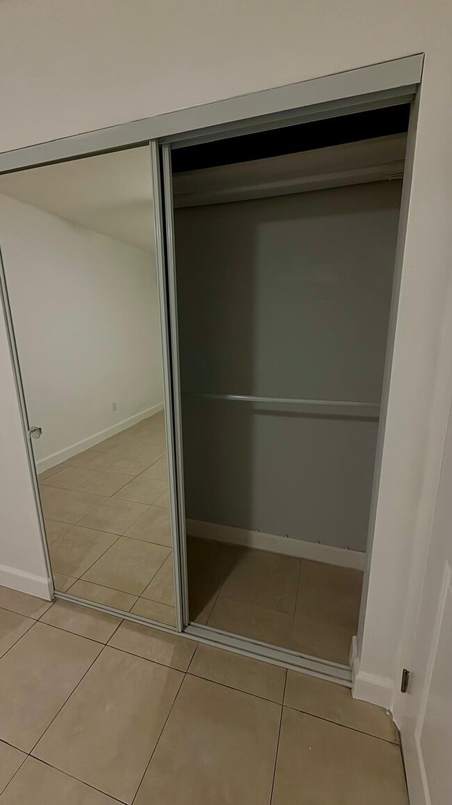 Photo - 4384 NW 202nd St Unidad #2