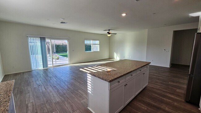 Photo - Modern 4 Bedroom Home in City in the Hills