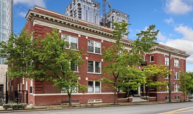 Spacious First Hill condo in the historic ... - Spacious First Hill condo in the historic ...