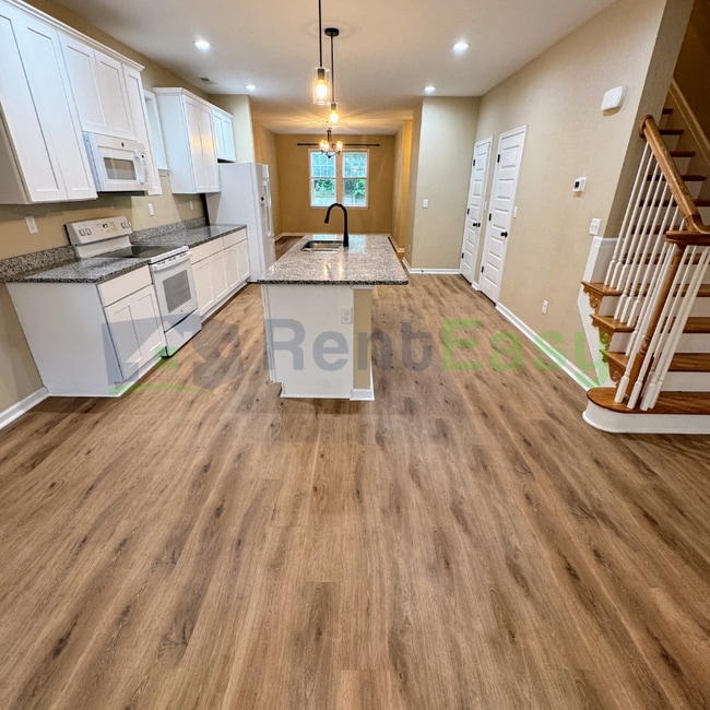 Photo - 766 Lexington St