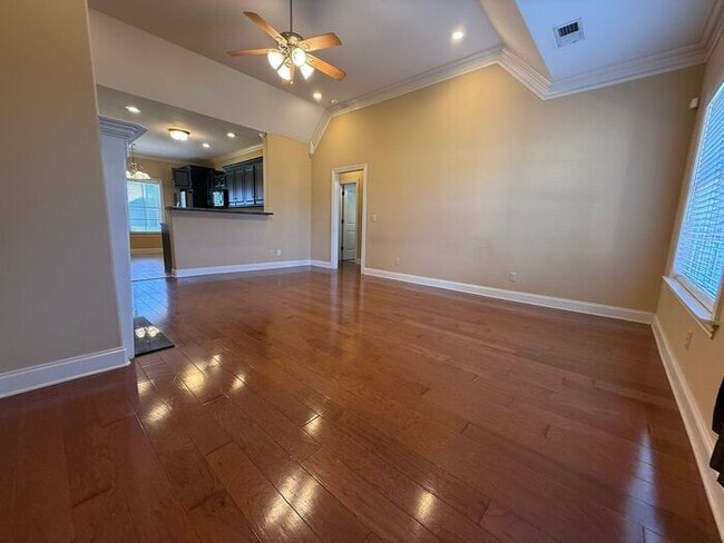 Photo - GORGEOUS HOME IN RUSTLING OAKS JUST MINUTES FROM MEMPHIS