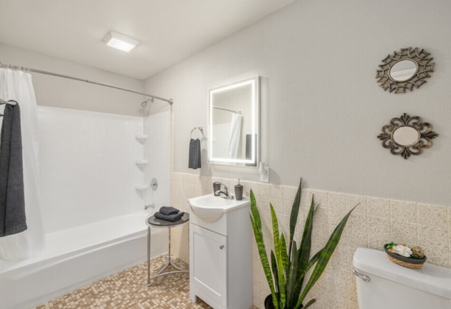 Photo - Vista Palms Apartments