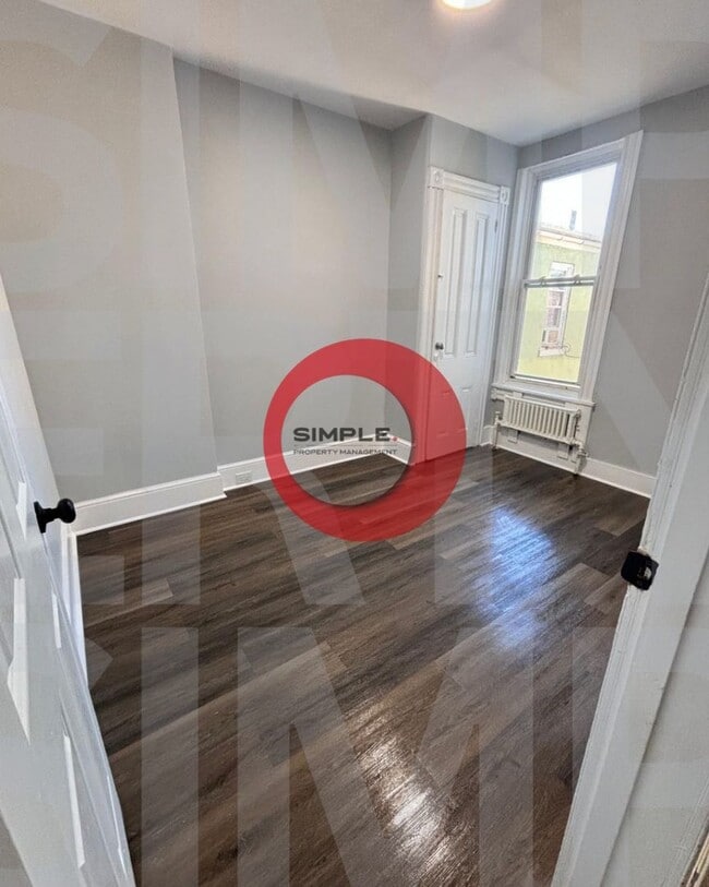 Photo - Huge 7-bedroom 2 baths with laundry on the...