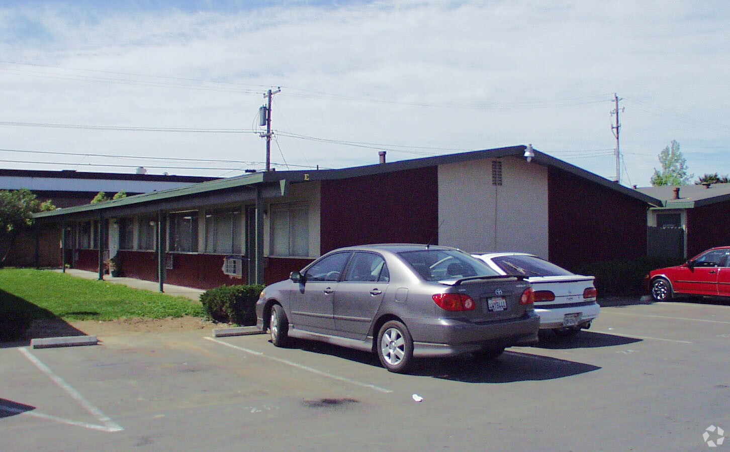 Photo - Tabor Villa Apartments