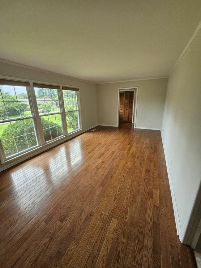 Photo - 985 Melrose Dr