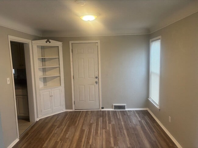 Photo - Move-In Ready 3BR Home w/ Fireplace, Garage & Basement – Cleveland