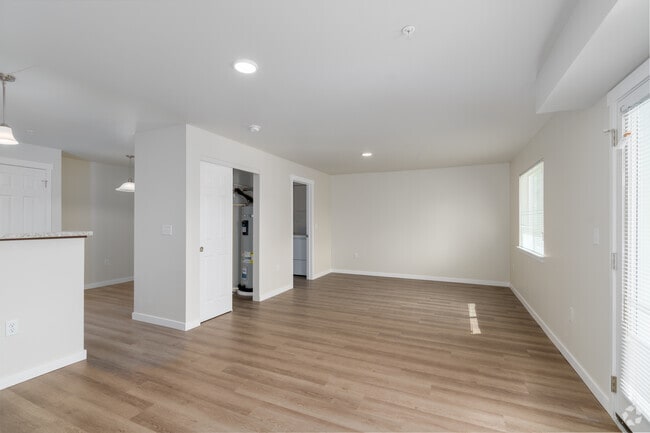 0BR, 1BA - 625SF