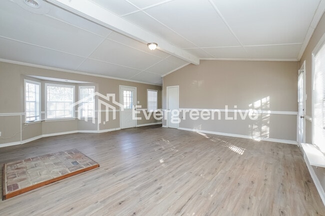 Photo - 544 Bellevue St