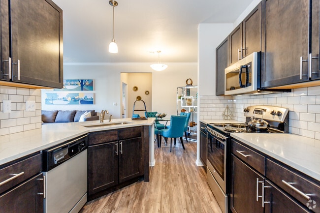 2BR, 2BA - The Mission Hills
