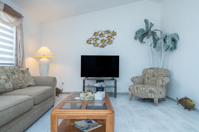 Photo - 30 DAYS OR LONGER RENTAL