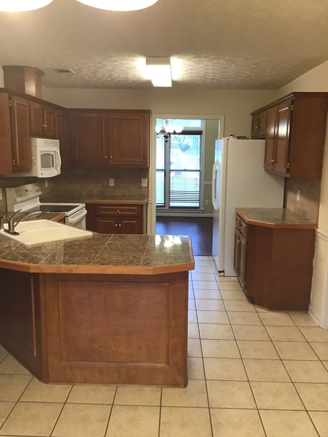 Building Photo - North Columbus Rental