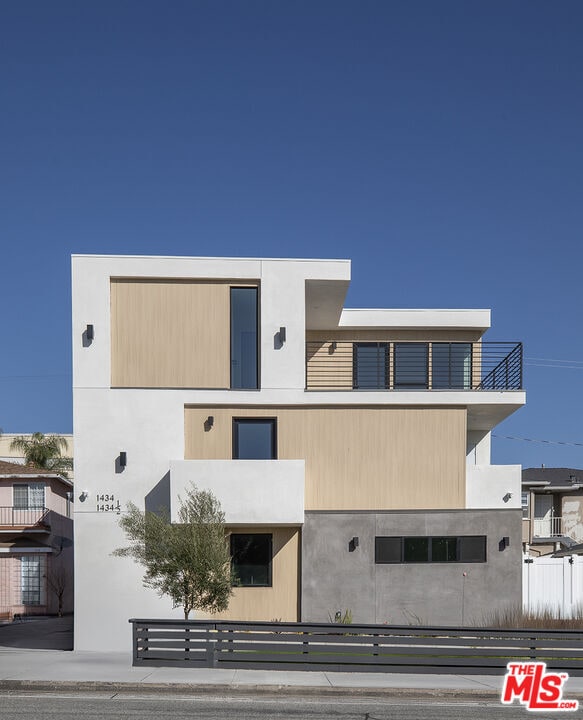 Photo - 1432-1432 W 9th St Unidad 1432