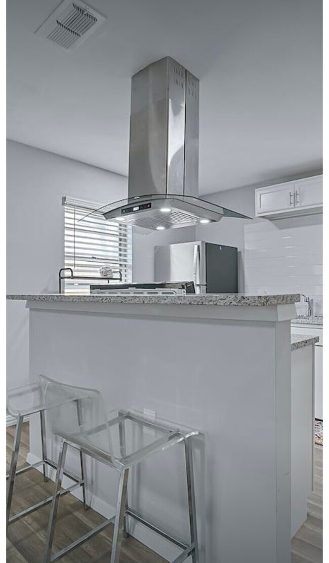 Photo - 2302 Royal Dr