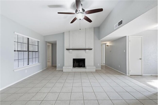 Photo - 2800 Carnaby Ln