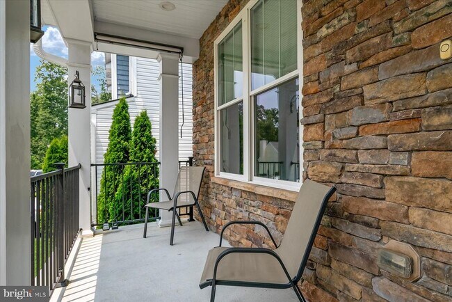 Photo - 806 Lynwood Ln
