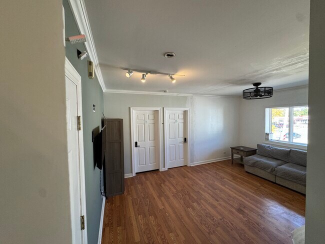 Photo - 8129 Ogden Ave Unidad 1F