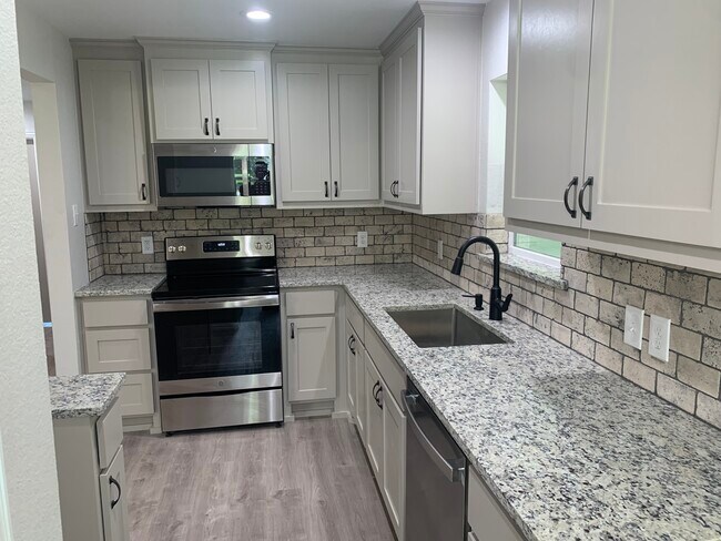 Photo - 402 N Monroe St