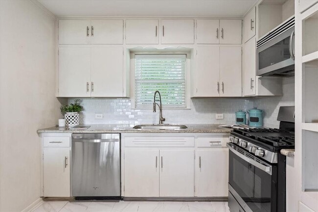 Photo - 804 Ash St