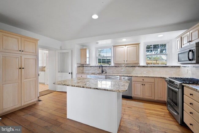 Photo - 1025 N Chatham Rd