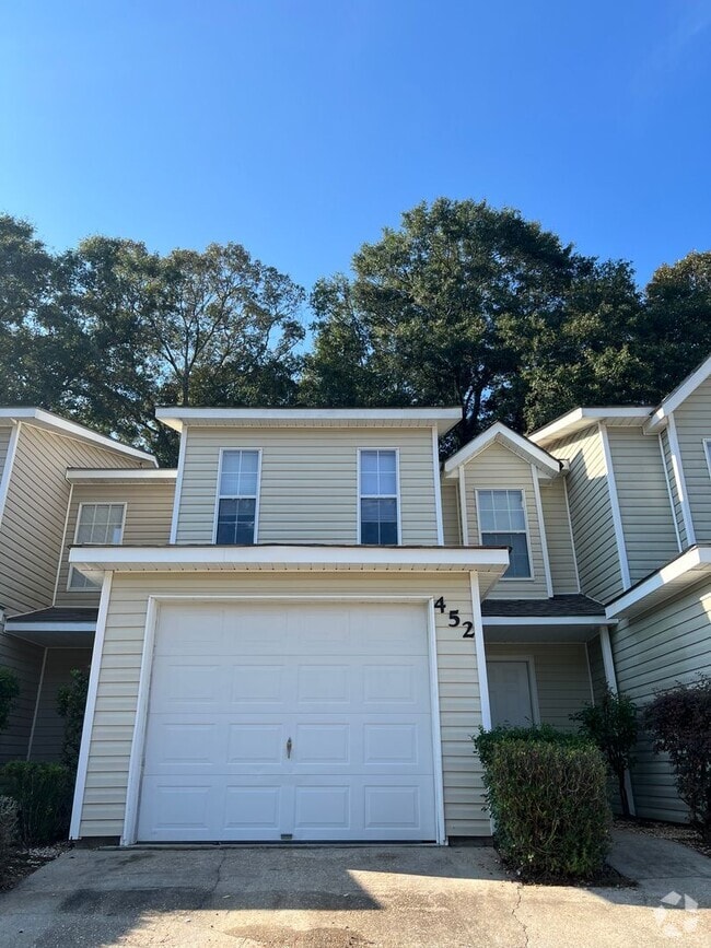 Building Photo - 452 Sandy Oak Dr Rental