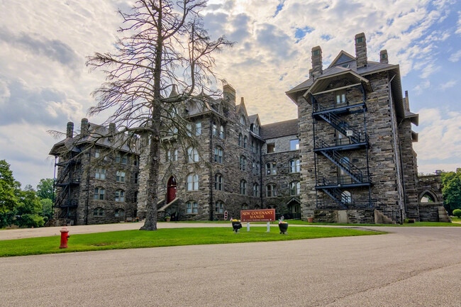 Building Photo - New Covenant Manor