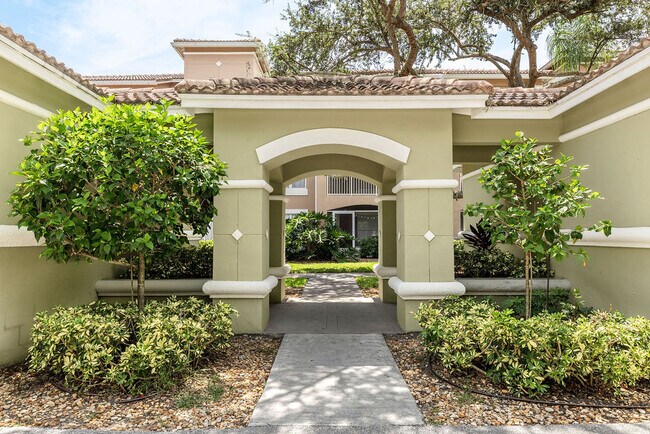 5060 Fairways Cir Unidad Fairways #F101