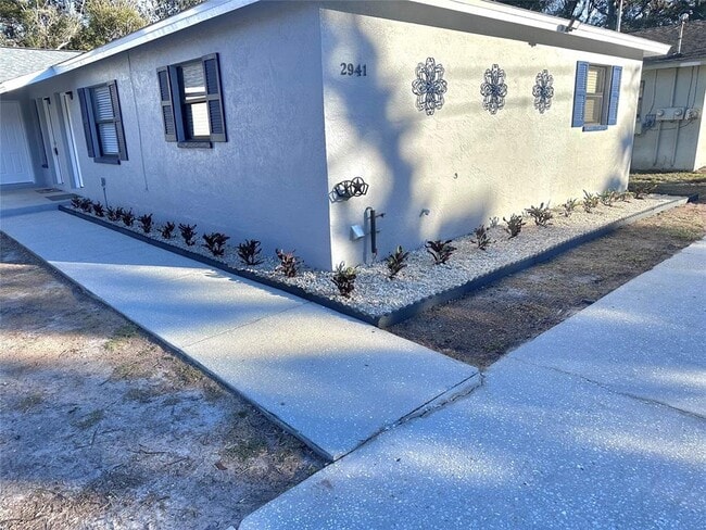 Building Photo - 2941 Shore Dr