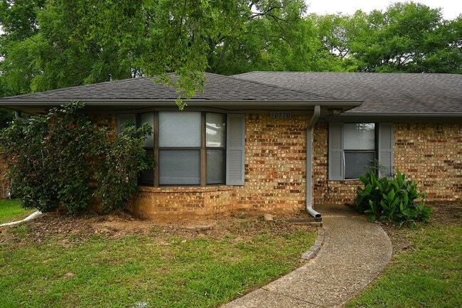 Photo - South Tyler! Lovely 2 Bedroom, 1 Bath Duplex w/ Carport! Tyler ISD Jack Elementary.