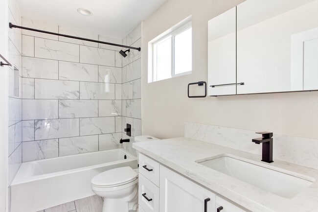 Photo - 630 E San Antonio Dr Unit #5