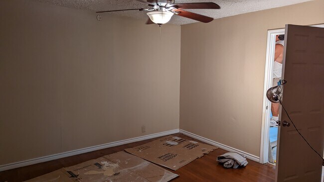 Photo - 304 Linda Dr