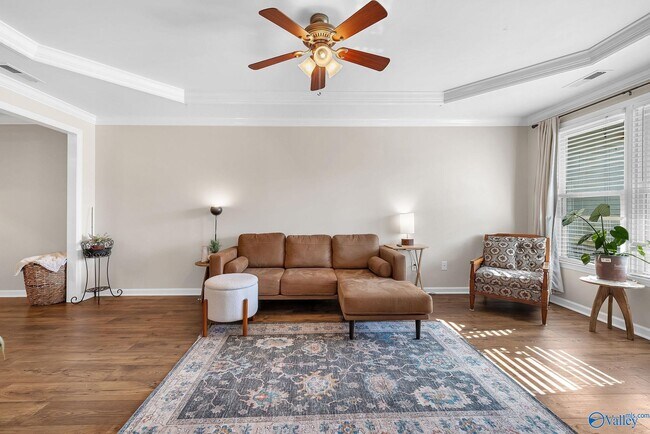 Photo - 1512 Forestview Dr SW