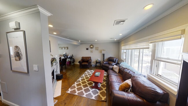 Photo - 329 W 4th St Unit 1