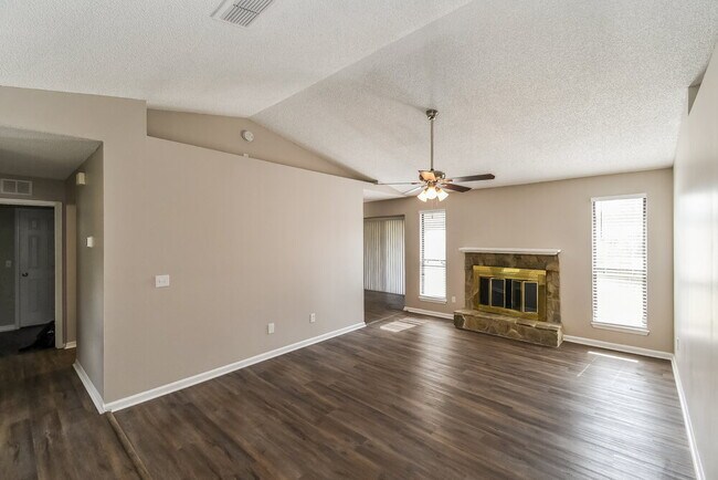 Photo - 7538 Allspice Cir N