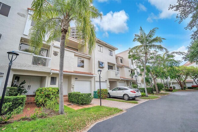 21391 Marina Cove Cir