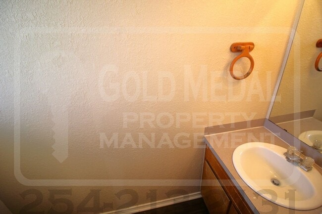 Photo - 4509 Deek Dr Unit B