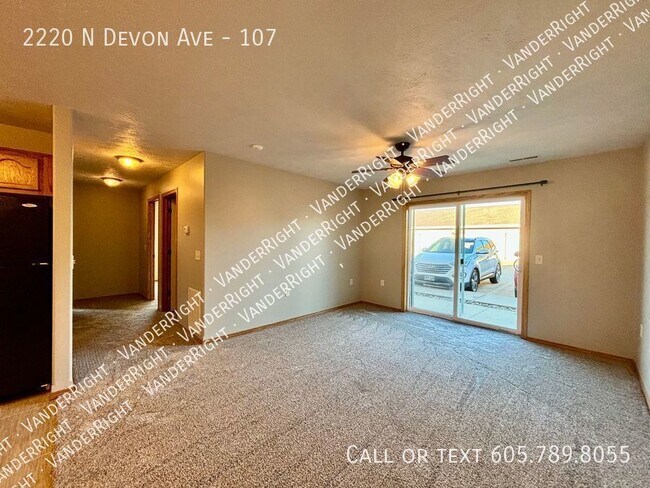 Photo - 2220 Devon Ave Unidad 107