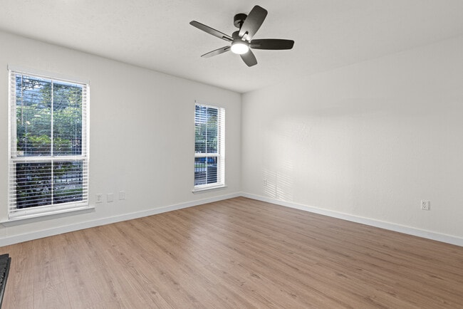 Photo - 7510 Holly Hill Dr Unidad 152