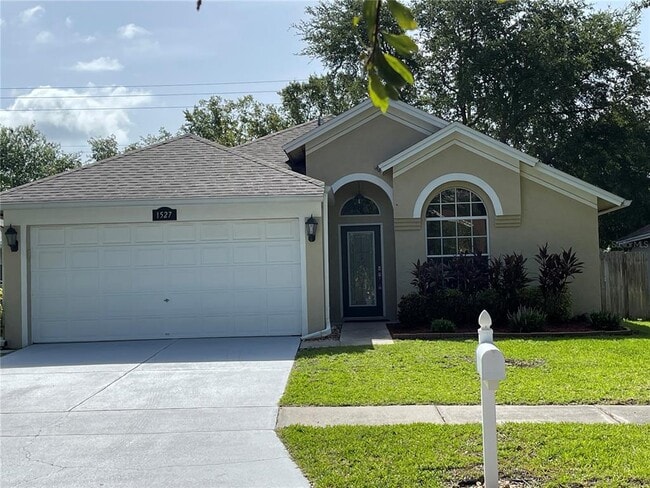 Photo - 1527 Scotch Pine Dr