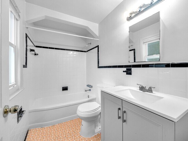 Photo - 18675 Meyers Rd Unidad 18675 Meyers