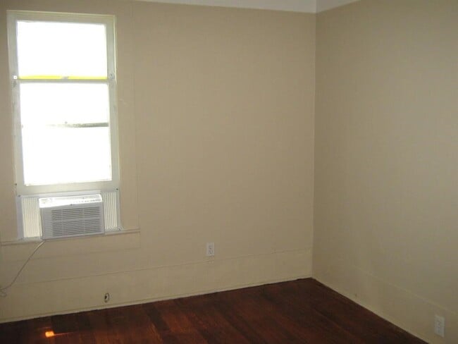 Photo - 823 Avenue K