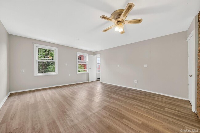 68 Catharine St Unit 2