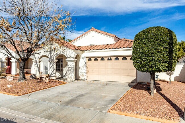 Building Photo - 1828 Vista Pointe Ave