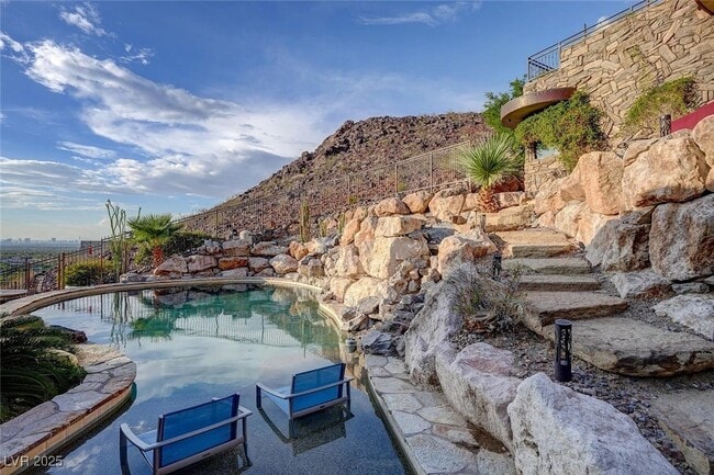 Photo - 1608 Liege Dr