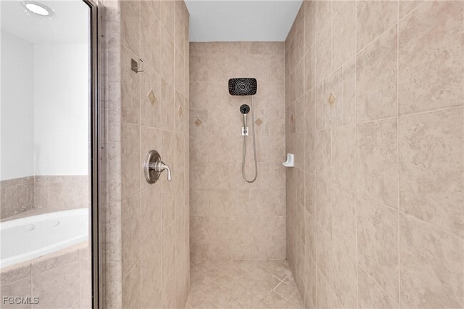 Photo - 16 NW 12th Pl