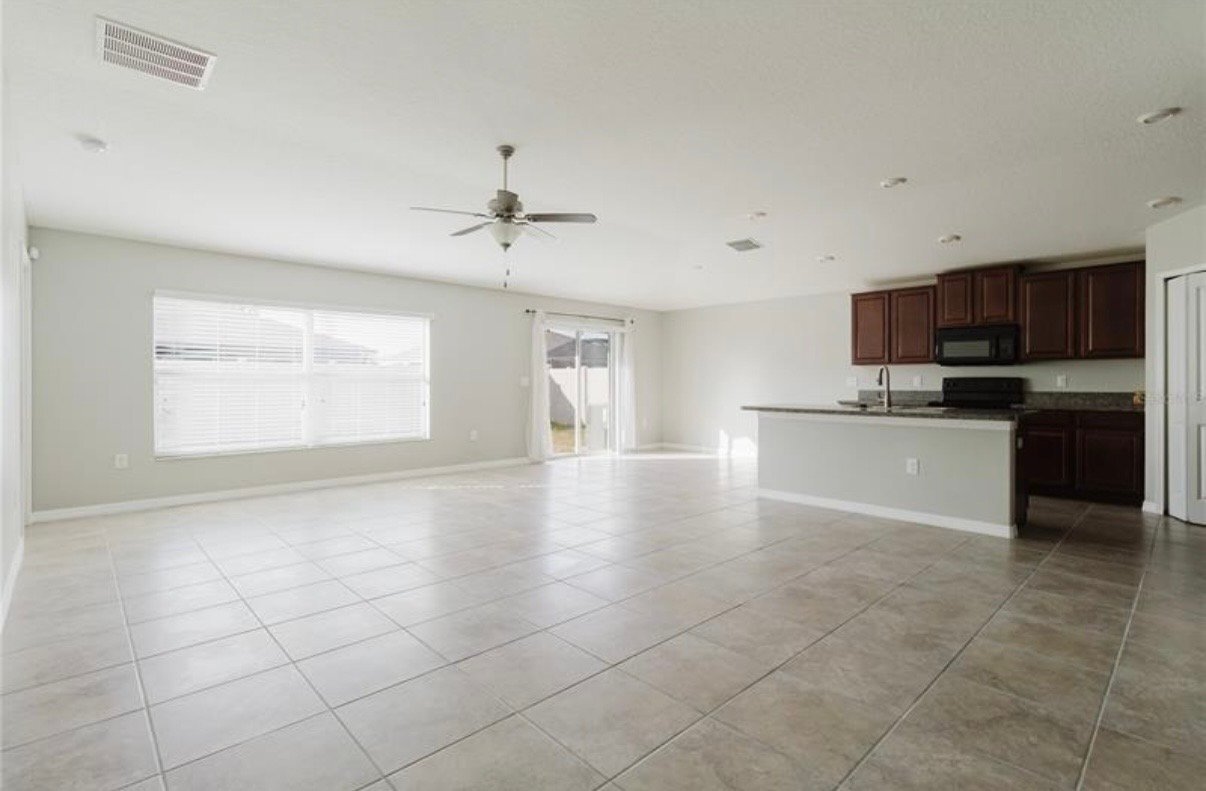 Photo - 304 Cascade Bend Dr
