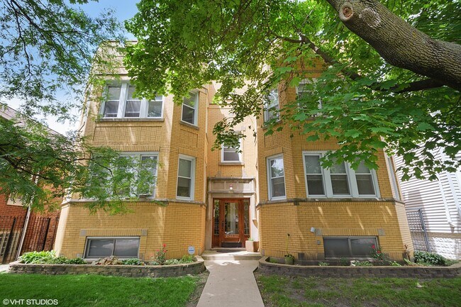 Photo - 3746 N Whipple St Unit 2