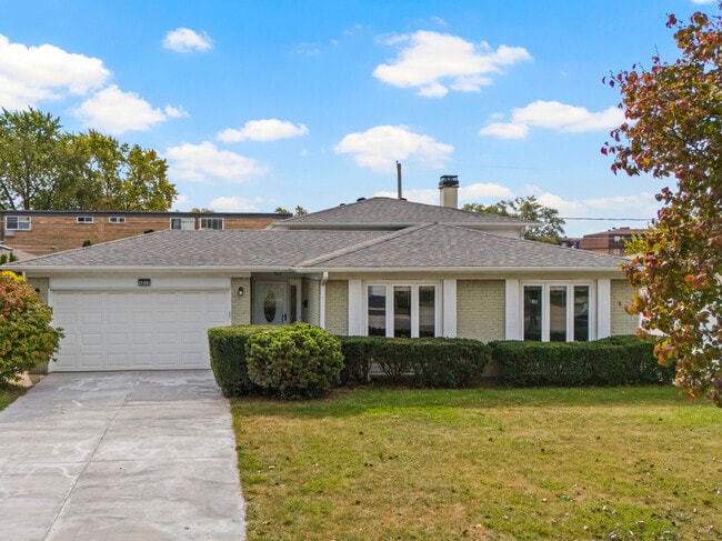 Building Photo - 1813 W Pheasant Trail