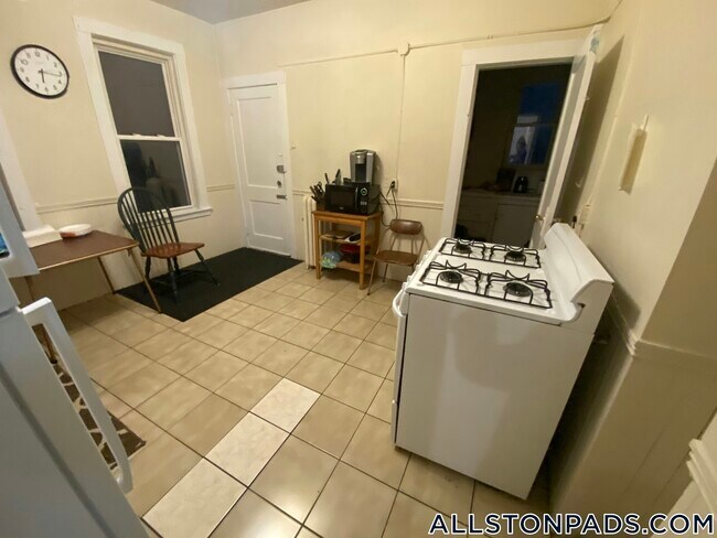 Photo - 5 Harvard Ter Unit 3